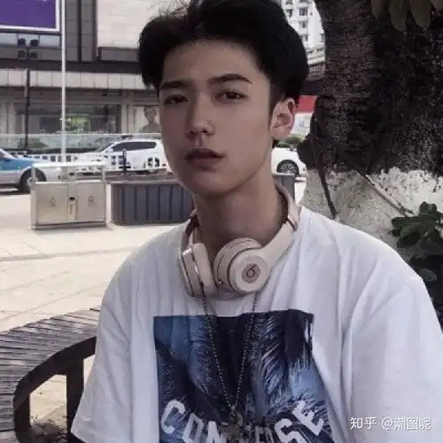 有没有看起来很丧但又不明显的的头像