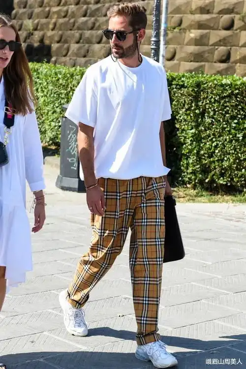 真正有品味的男人,夏天一般都不穿这5种衣服,邋遢还掉档次