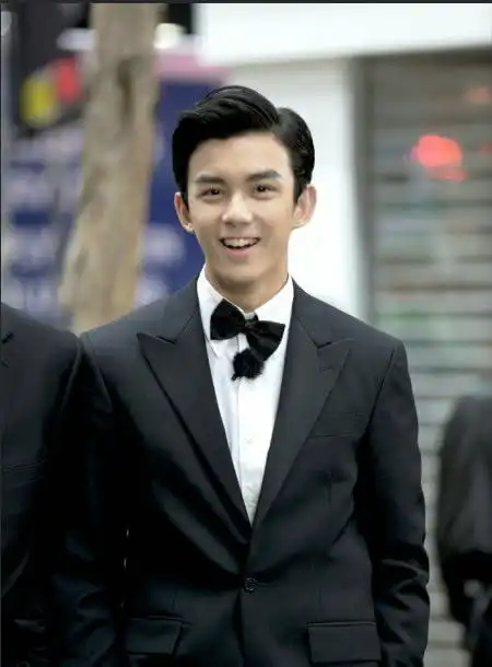 难怪吴磊喜欢刘海,当他留鹿晗同款大背头,才知道什么叫男人味