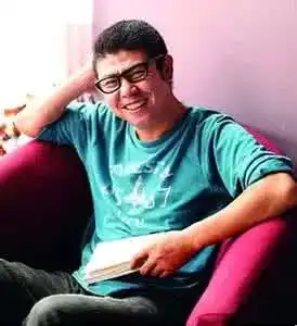 这个男人从不说爱,倾其所有只为不平凡的他