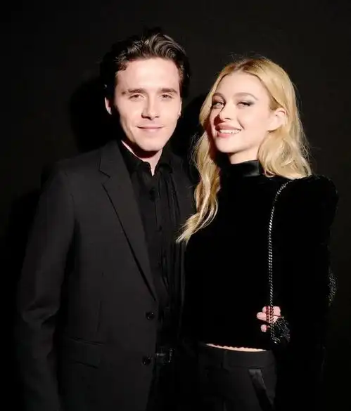 贝克汉姆大儿子也是万人迷,造型风格时尚多变,气质不输他爸