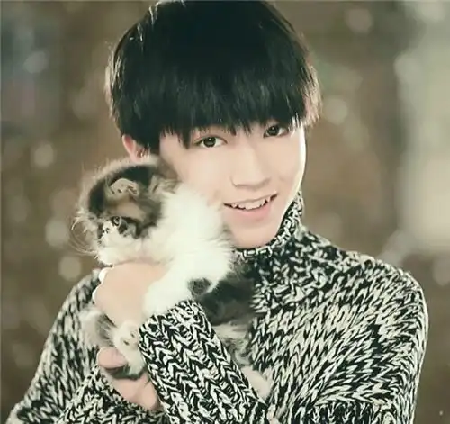 努力又谦虚王俊凯两年没回家,想吃重庆小面和烧烤