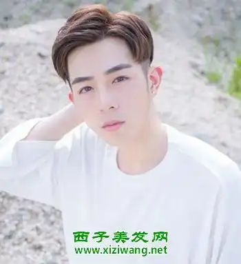00后男生齐刘海发型图片