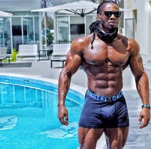 19岁正妹把8块腹肌男友绿了,原因竟是过度健身影响xxoo能力