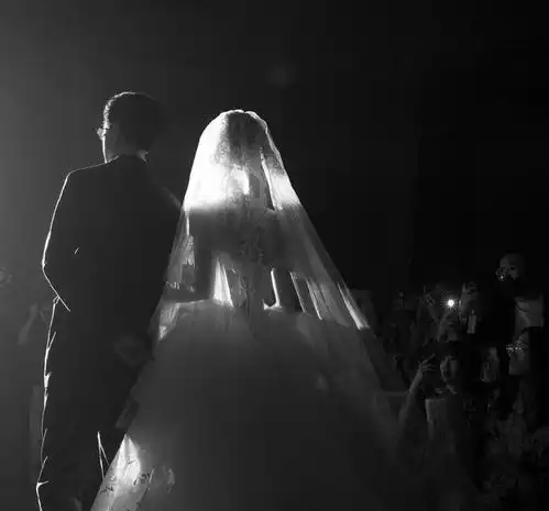 女排名将张常宁最新发文,字字含泪痛悼父亲,微博已换成黑白图片