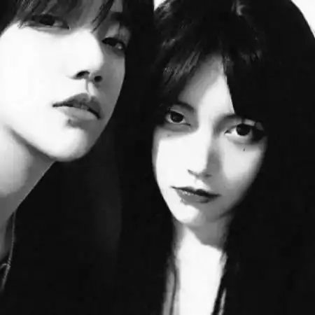 冷酷黑白情侣头像,不拼不搏人生白活努力吧