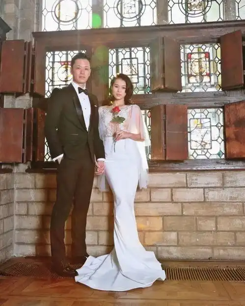 嫁了个软饭男,胡杏儿真是人间清醒