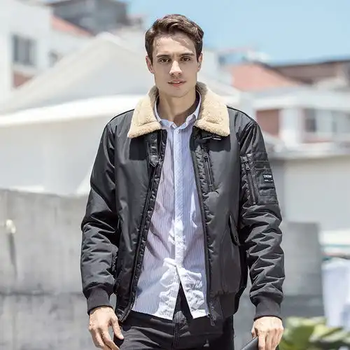 男人上衣要不要塞进裤腰里看靳东和刘恺威怎么穿的就知道了