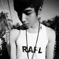 那一刻的邂逅是最美丽的风景潮流时尚的qq男生头像