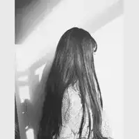 背影黑白头像女霸气不露脸黑白背影女生头像