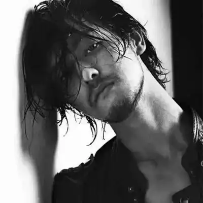 2023最新黑白高冷男生头像