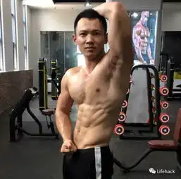 人鱼线out,鲨鱼线才是猛男的最新标准