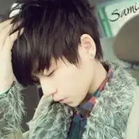 这是什么发型..,我想做这种发型又不知道这是什么发型还有发型的颜色请高手来答