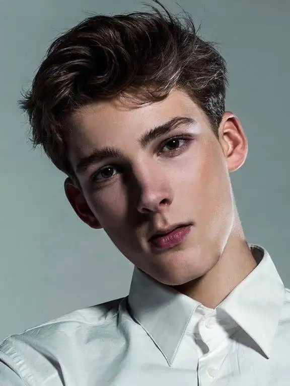 给俺七千块,俺要买手机分手吧,俺不是你爸,不养女儿