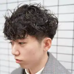 嘿小哥哥,你头发该烫了