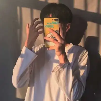 伤感男生头像落寞孤单现在的我理解孤独是什么