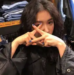 女生头像坚定又清澈,温柔且辽阔,所有的美好都落在你身上