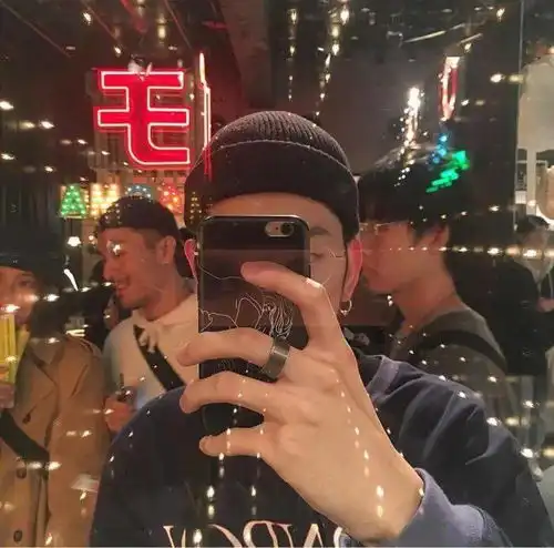 头像请别人吃饭发现没什么特别的菜我灵机一动打起了游戏我就是特别菜