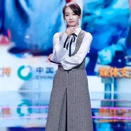 学起来看看老司机宋茜刘雯的白衬衫,层次感十足撩汉力满分