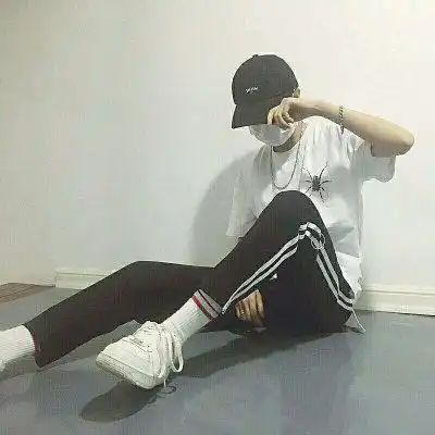 肺癌多是拖出来的,睡觉出现3种异常,趁早就医,别忽视