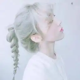 晚安心语171026枕头里藏满发霉的梦,梦里注满无法拥抱的人