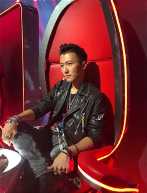 谢霆锋讨厌男生缺乏男性荷尔蒙,网友王菲女儿窦靖童了解一下