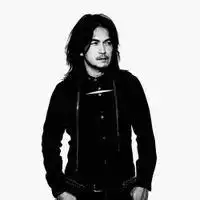 找个有沧桑感的微信头像黑白气质有沧桑感男人头像