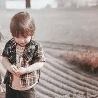 跪求这两张小孩图片的另一半小男孩情侣头像