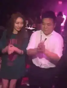 网红温婉开小号哀求夜店主角不是我,网友买走不送