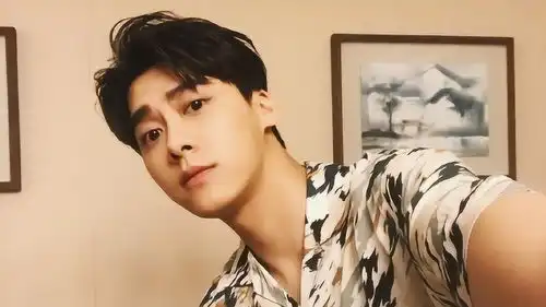 李易峰舞台合集来袭,如此帅气的暖男形象,你会爱上他吗