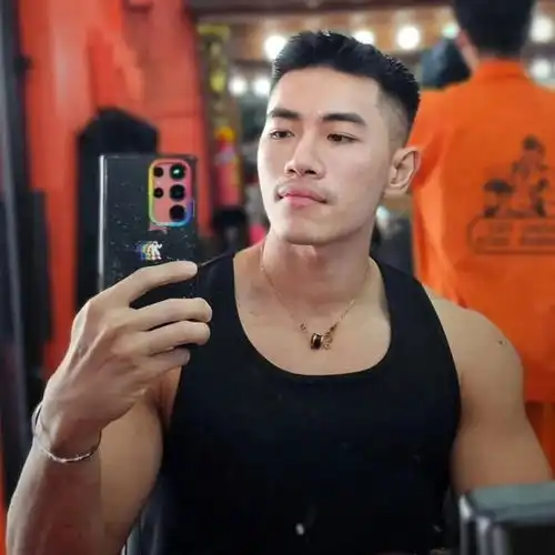 男人过了40岁,剪这3款发型更好看,轻熟帅气展现型男魅力