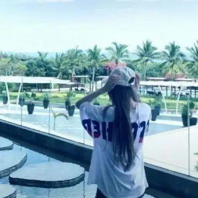 情侣头像真人两张配对攻上眉头存在心头