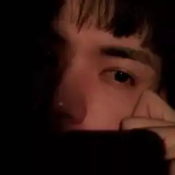 头像趁好看的时候多照照镜子,毕竟这种错觉不是每天都有的