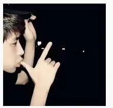 求穿黑马甲男生大图侧面头像,主流点的