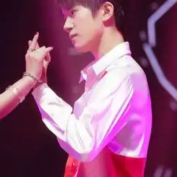 最新易烊千玺最帅的图片头像大全青春正能量易烊千玺头像