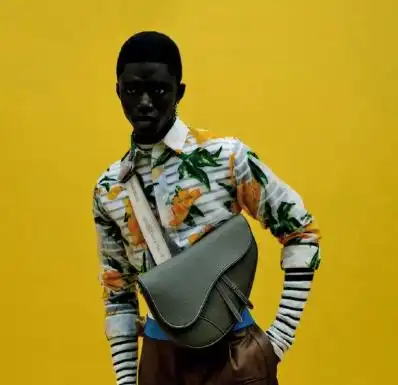 迪奥呈献夏季男装广告大片绚烂色彩演绎多元魅力