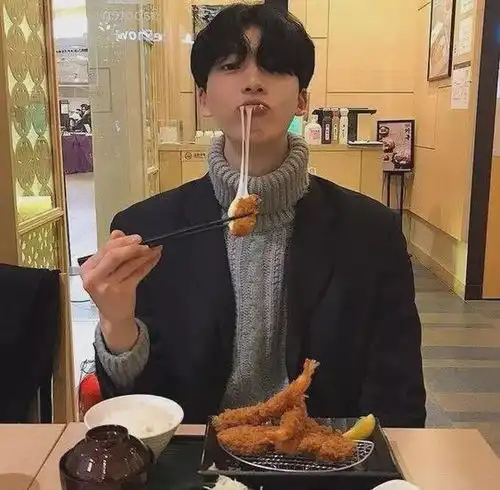 男生拍照姿势分享,做个会拍照的帅气小哥哥