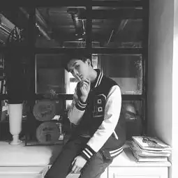 李宏毅黑白质感写真曝光