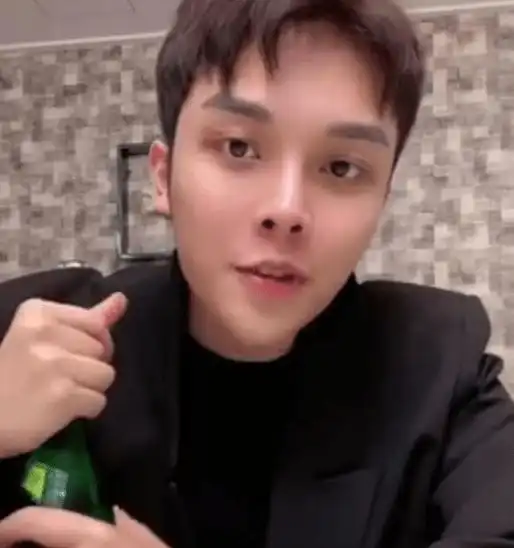 小猪先生偷拍兜儿,暴露对方魁梧身材,不愧是140斤的女人