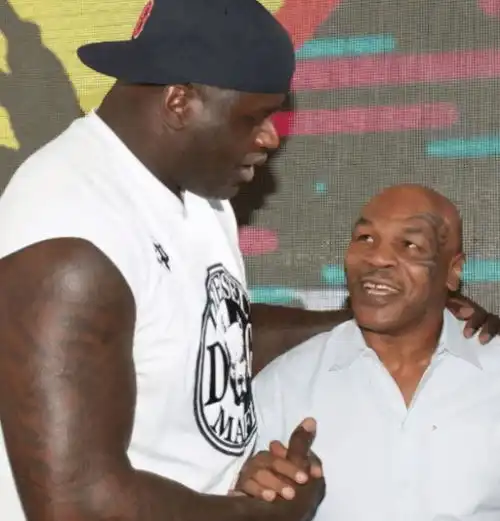 普通人为何打不了nba看看野球场的库里姚明的大腿你就懂