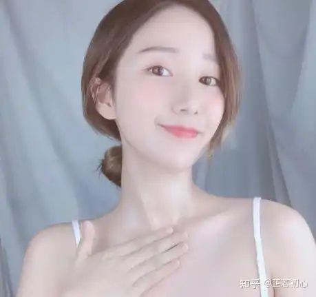 适合2025岁女生淡化颈纹的方法或者可用的东西