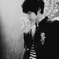 情绪低落的qq黑白男生头像所有深爱都是秘密