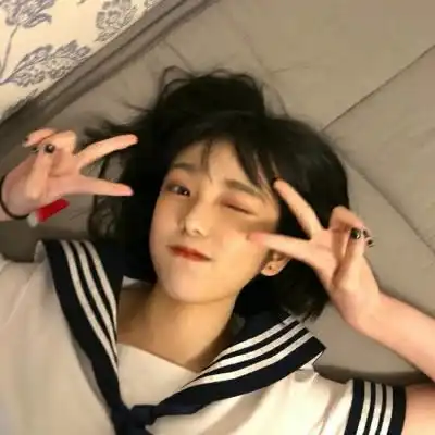 最近第三人闺蜜头像火了,有我们两就够了,要什么男朋友