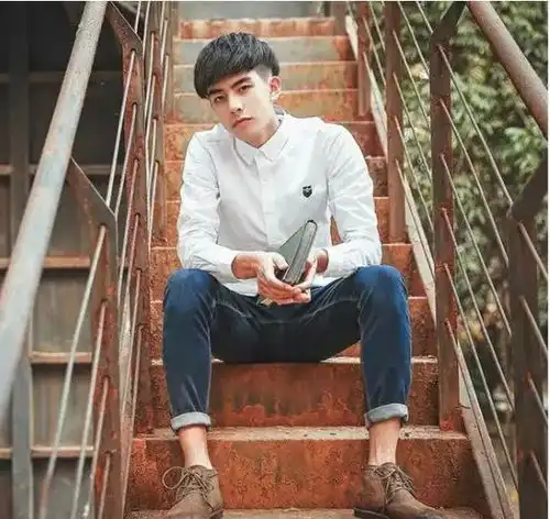 不用发胶和发蜡,男生这3款发型自然又帅气