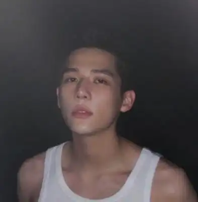 金晨王安宇晒出腹肌照片官宣炽道开机