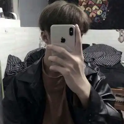 手机挡脸帅哥图片头像男生手机控挡脸帅气