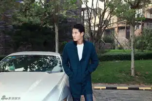 组图李振公园街拍曝光调皮上演完美长腿杀