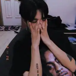 男生真正放不下一个人的时候,才会有这3个表现,心疼小哥哥