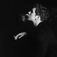 有谁有那种黑色的,男生用的qq头像啊是很黑的那种,然后要酷一点霸气一点的感觉,谢谢啦