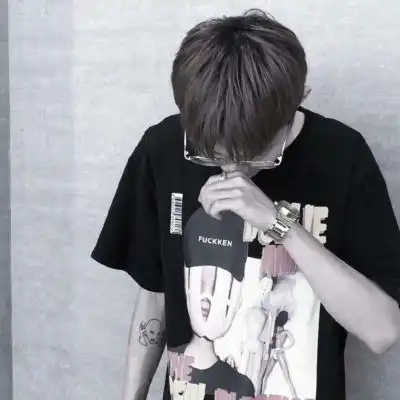 宸宸优质男头月亮会感到孤独男生头像我要个性网